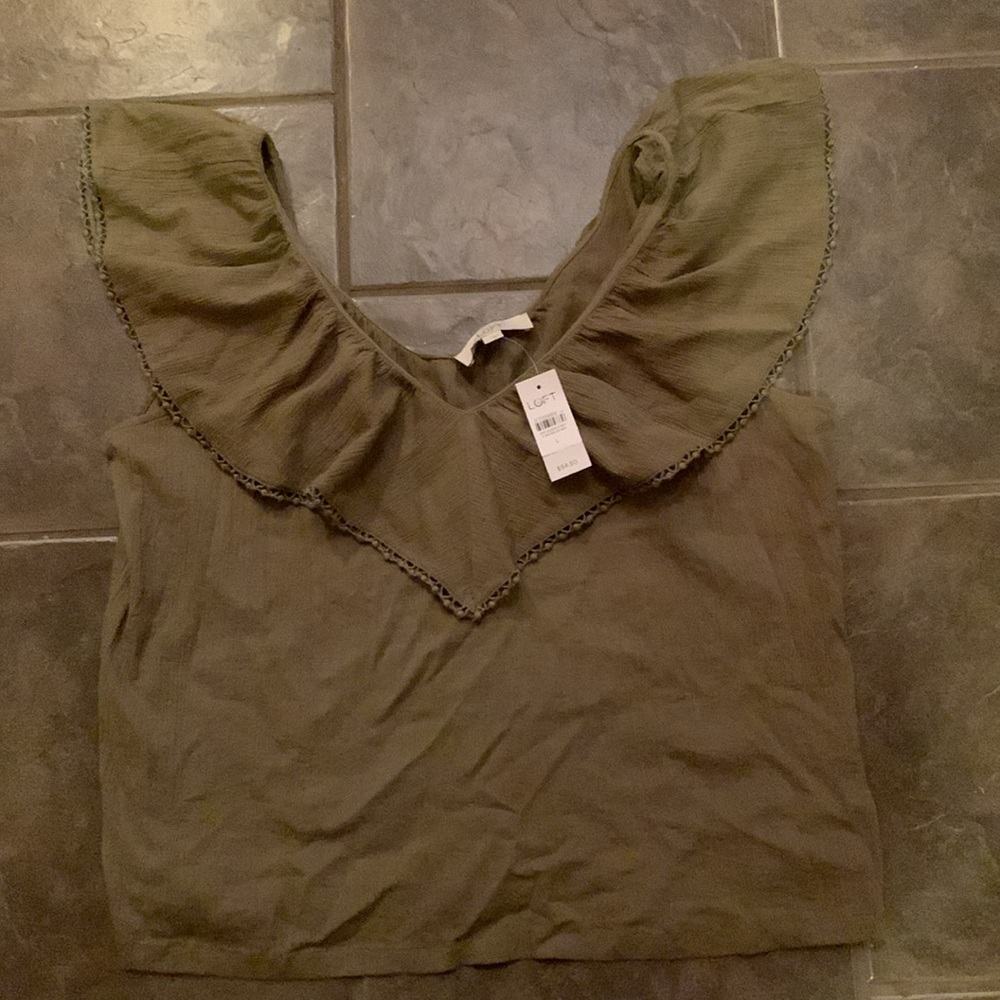 LOFT Olive Green Ruffled Women's Sleeveless Top. Size L. NWT